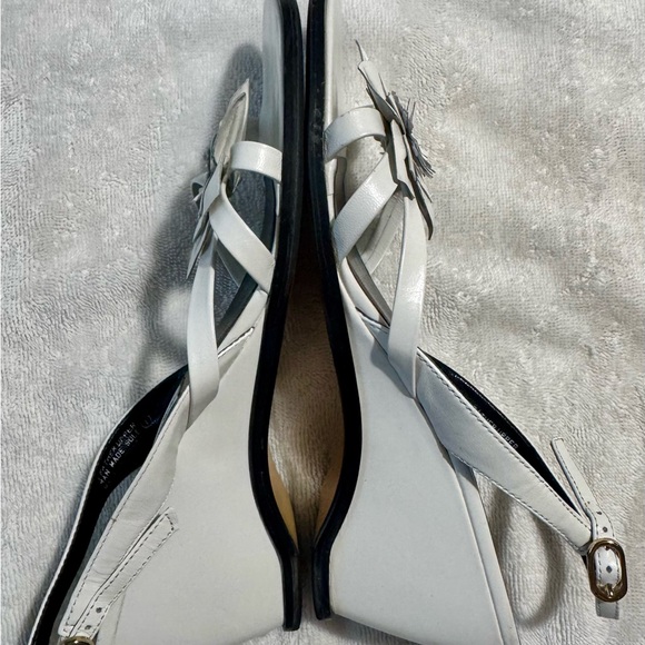 Etienne Aigner White Leather Wedge Sandals 8M | Petal Slingback Vintage Style - Picture 2 of 6